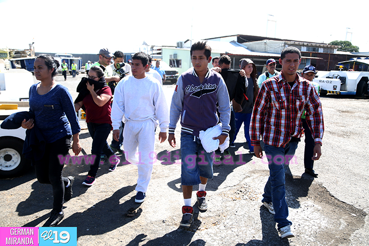Gobierno da recibimiento fraterno y solidario a 25 nicarag&uuml;enses deportados de Estados Unidos